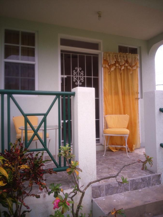 Miri-Joy Apartments Saint Peter Esterno foto